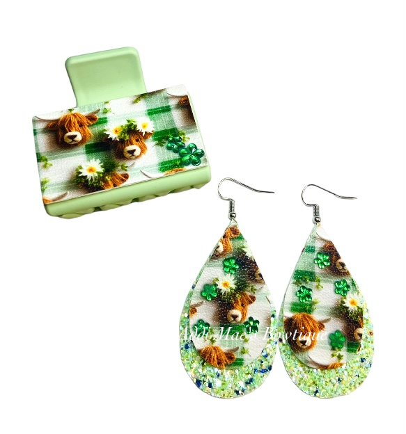 Highland Cows Plaid Small Claw Clip Earring Set
