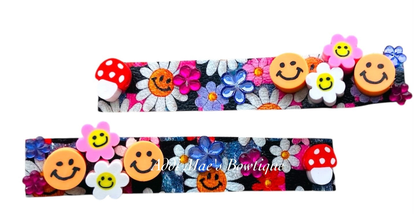 Groovy Daisy Smiley Alligator Clip Set