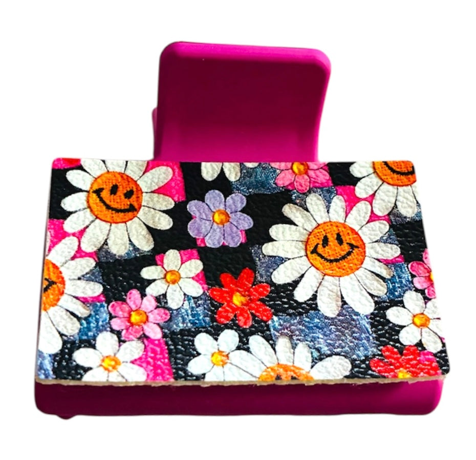 Groovy Daisy Smiles Small Claw Clip