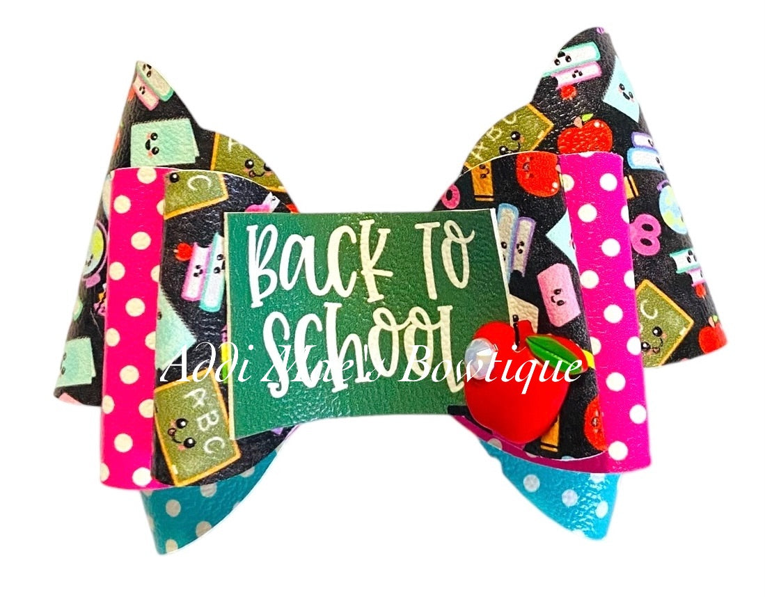 Chalkboard Back To School Bow
