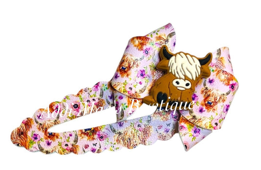 Highland Cow Scalloped Faux Leather XL SnapClip