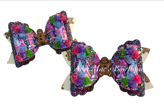 Bright Gingerbread Piggies