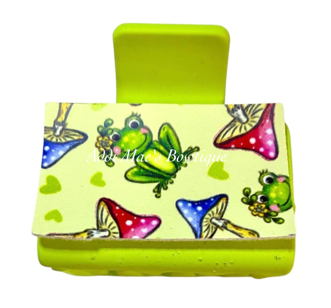 Cute Frogs & Mushrooms Small Claw Clip