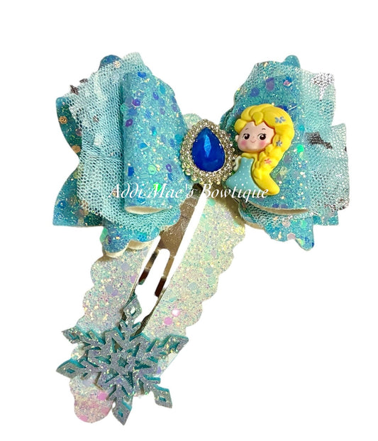 Ice Queen Scalloped Faux Leather XL SnapClip